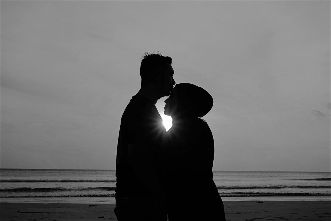 How to Attract a Specific Person with Love Magic